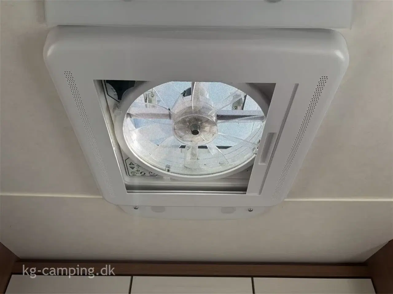 Billede 22 - 2015 - LMC I 745   Fin Helintegrerede autocamper med masser af udstyr.