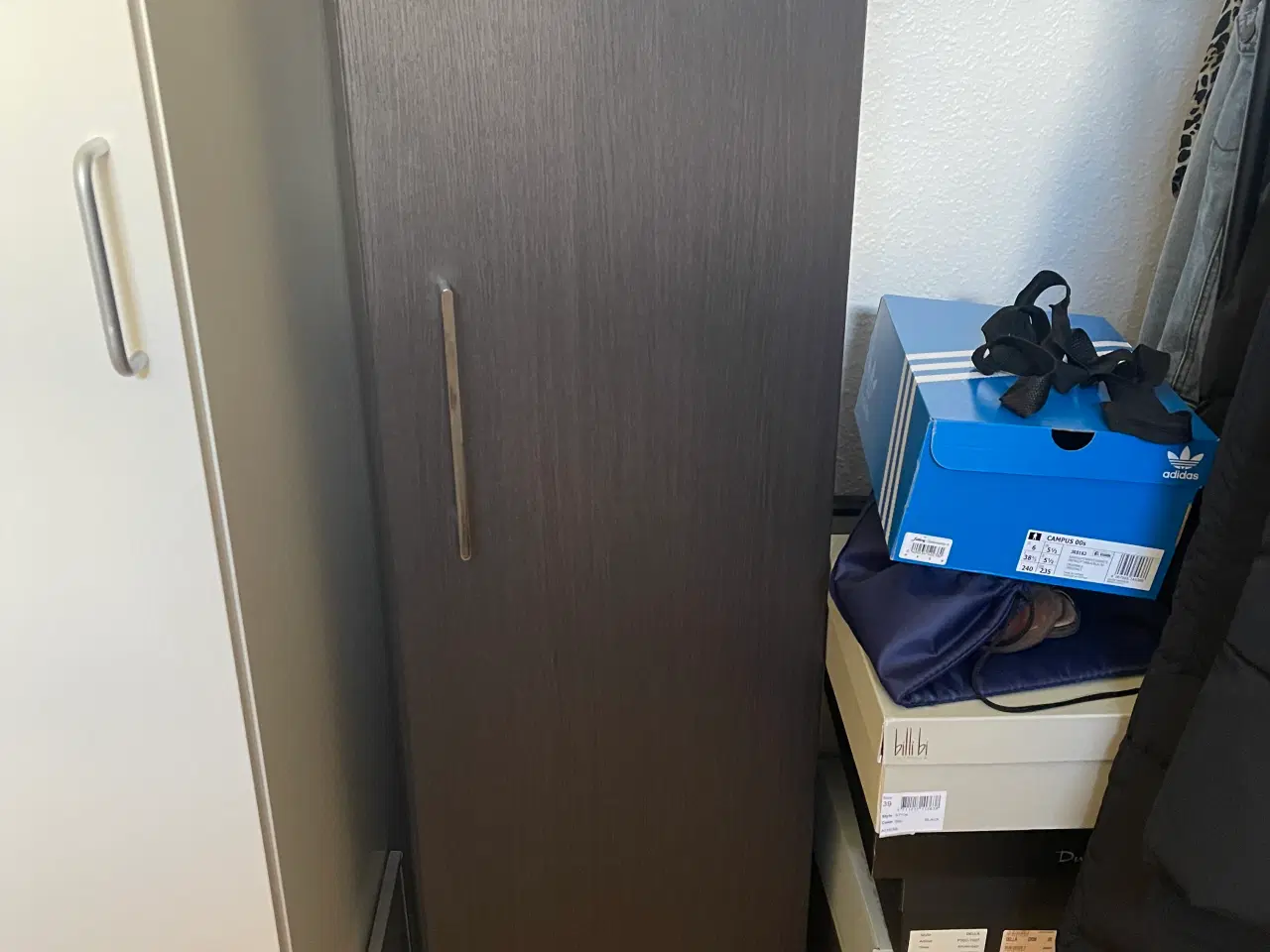 Billede 1 - Sort højskab fra IKEA 