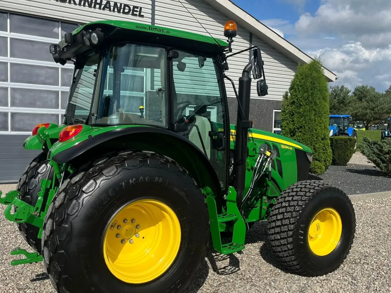 Billede 13 - John Deere 5090 M Med græsdæk