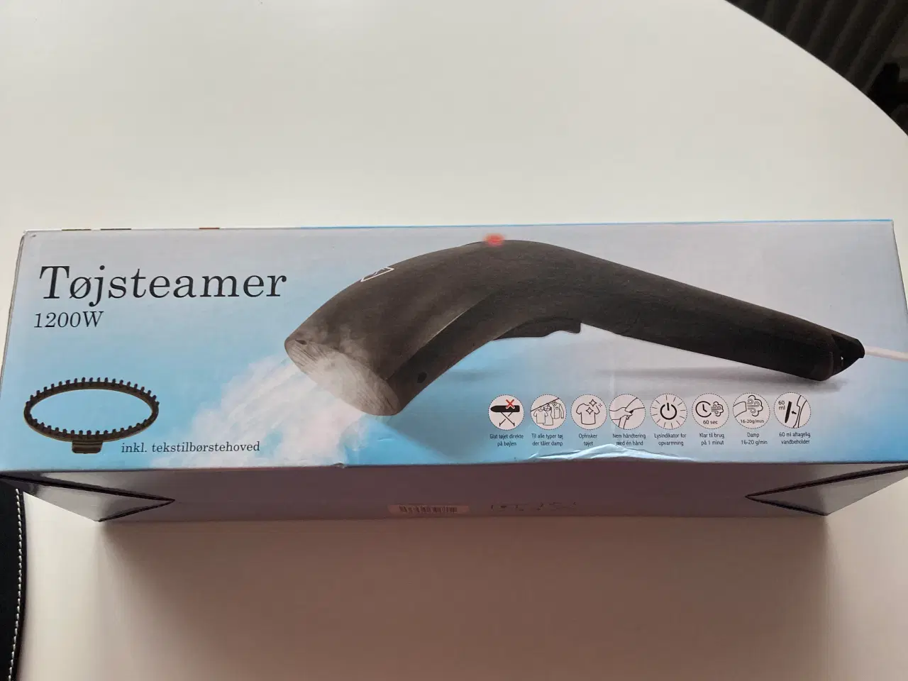 Billede 2 - Tøjsteamer,1200W, inkl.tekstilbørstehoved