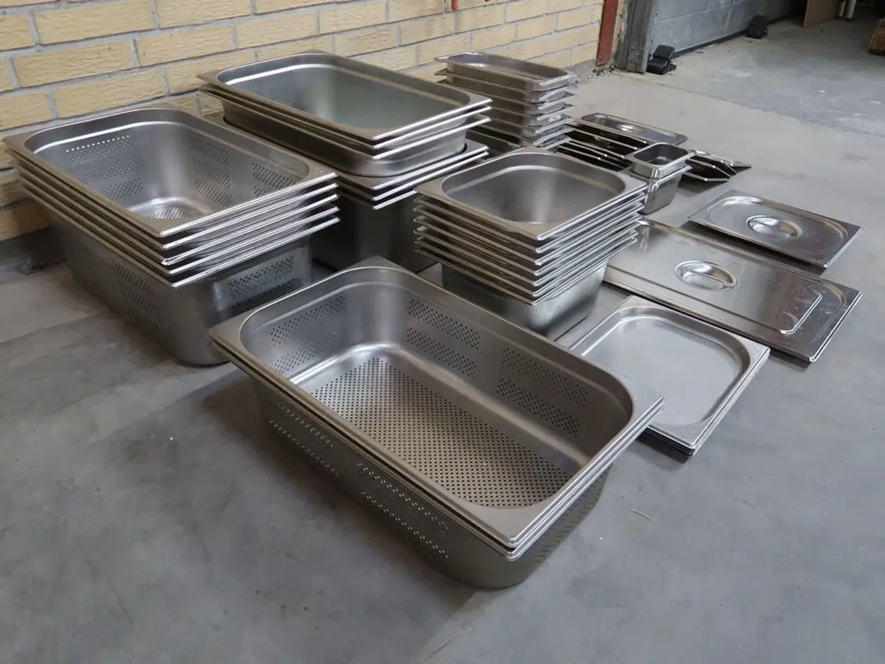 Billede 8 - 52 stk. ass. Rustfrit stål kantiner / låg