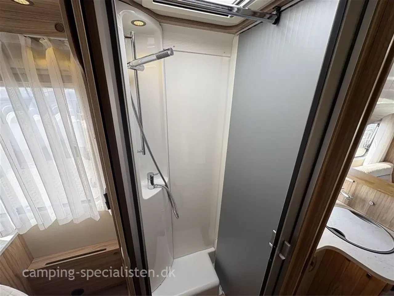 Billede 15 - 2018 - Hymer Tramp CL 698   Hymer Tramp CL 698 2018 - Se den nu hos Camping-Specialisten.dk