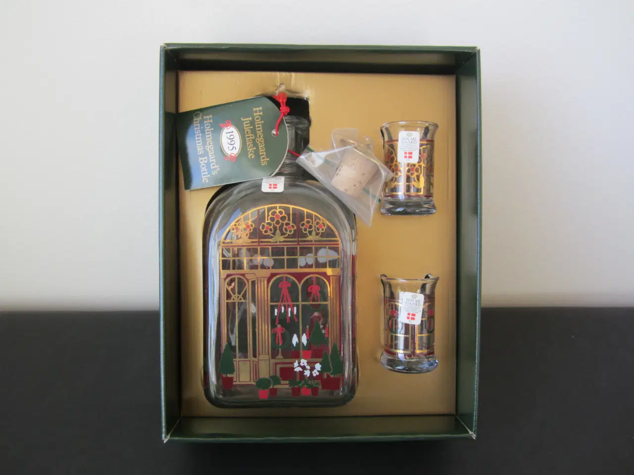 Billede 2 - 1995 Holmegaard juleflaske med 2 glas.