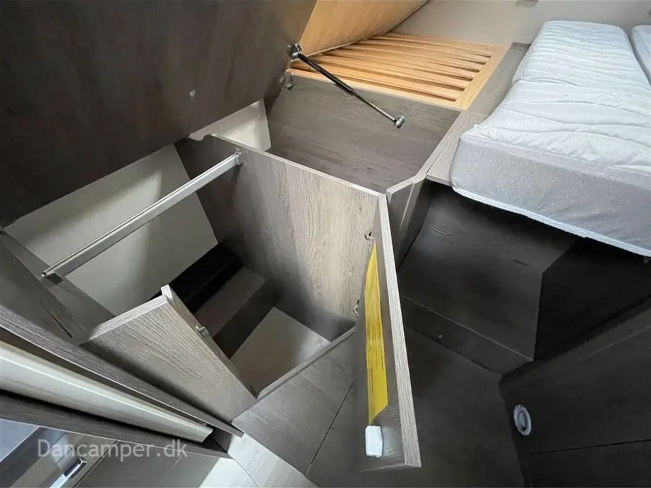 Billede 20 - 2019 - Chausson Titanium 767    Enkeltsenge, lounge-indretning, 170Hk Ford, AUT - Lihium Super B bodelsbatteri, Solceller, Michelin helårsdæk.