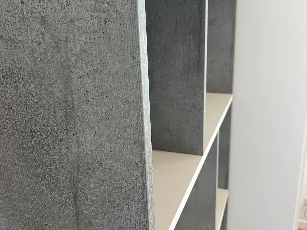 Billede 5 - BILLUND reol i Betongrå