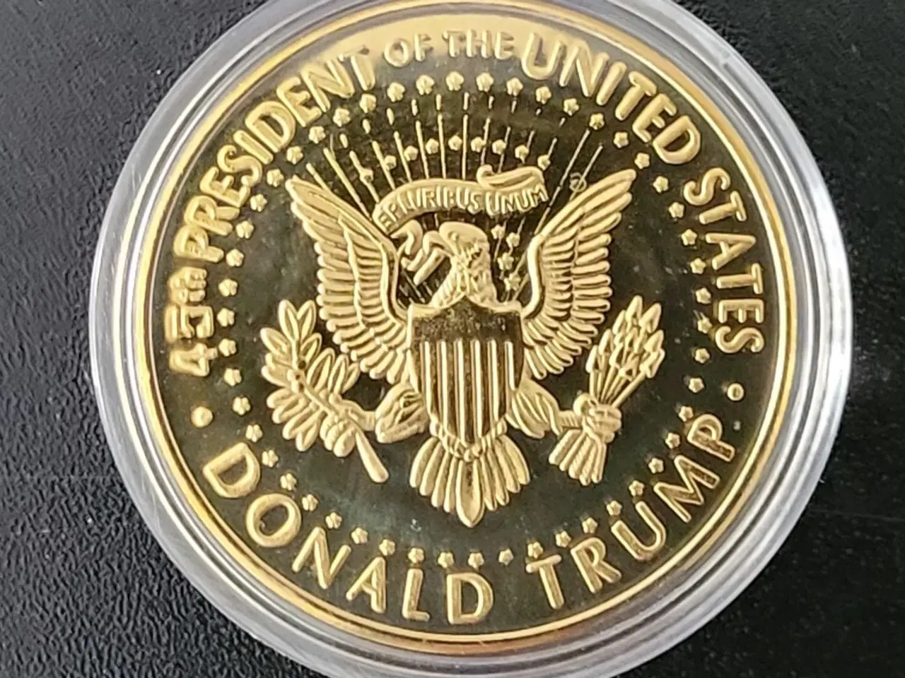 Billede 7 - 2 Trump kasketter og tilbehør