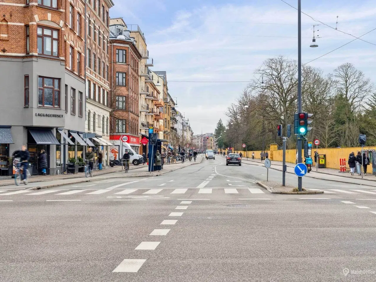 Billede 4 - Butik med stor eksponering ud til Nørrebros Runddel - lige overfor metrostation.