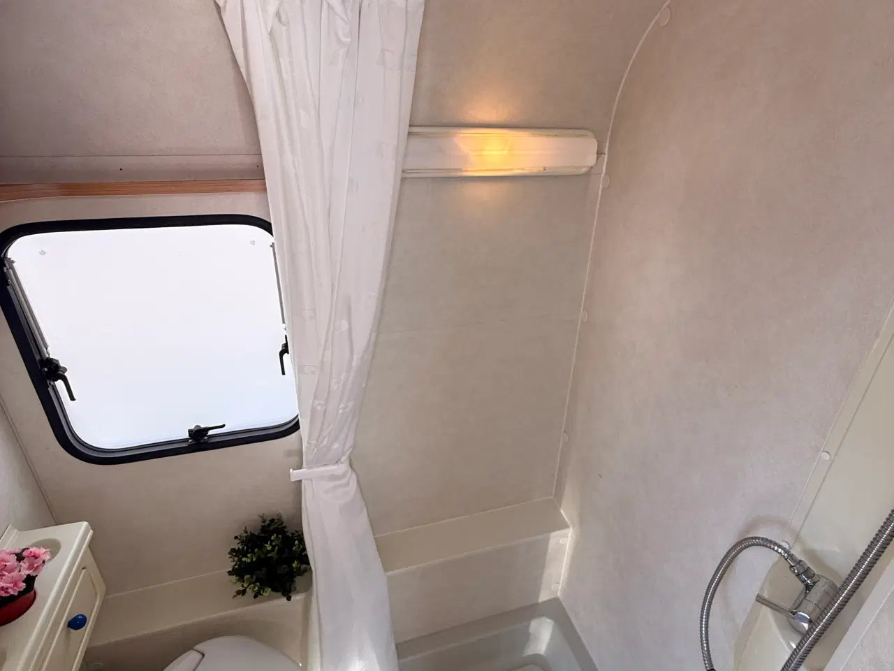 Billede 19 - 2010 Adria Altea 542 DP / Med Ventura Fortelt 