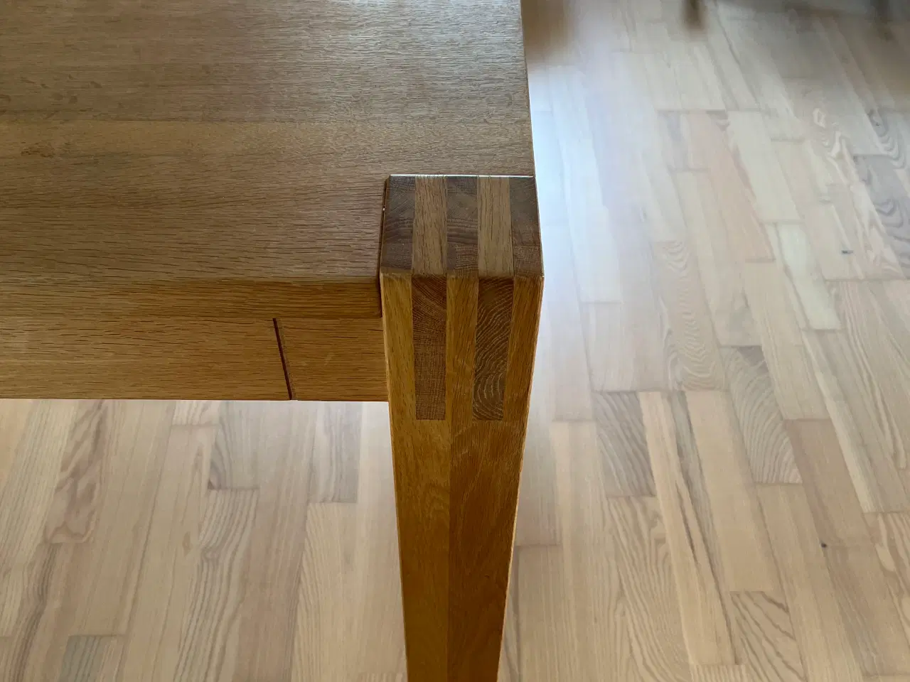 Billede 2 - Spisebord massiv træ