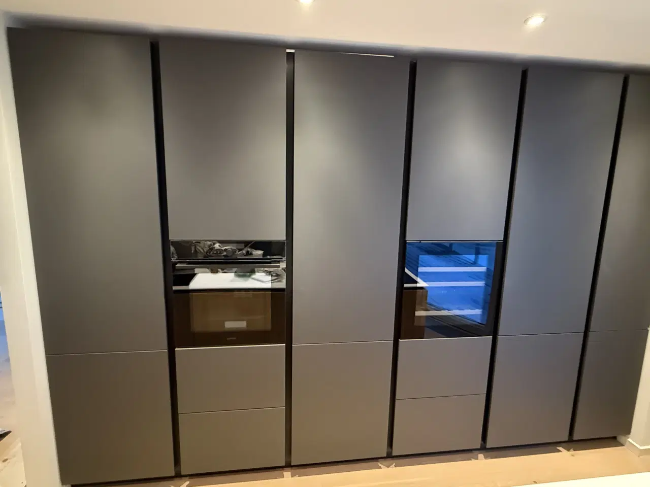 Billede 1 - Rotpunkt køkken uden hvidevarer.