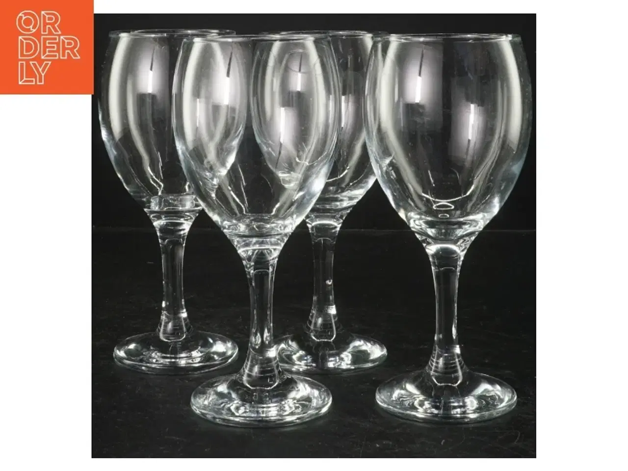 Billede 1 - Sæt med 4 vinglas (str. 4 styk. ø. 7 cm. længde. 18 cm)