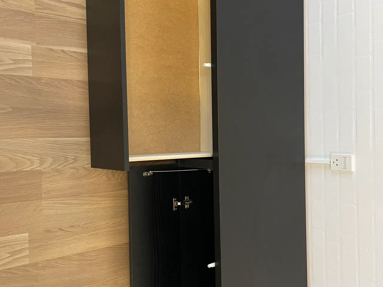 Billede 4 - Stilrent TV-bord sælges!