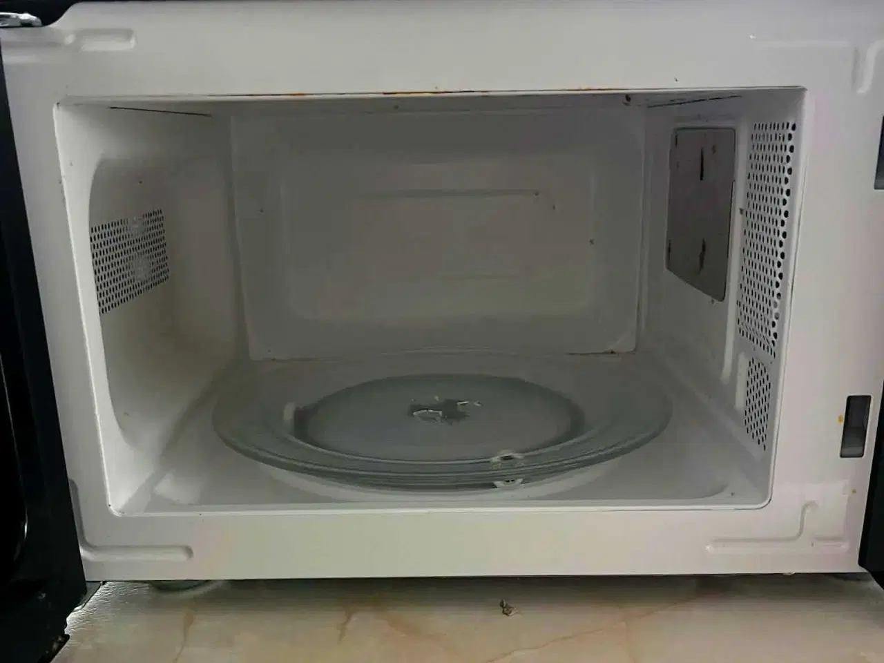 Billede 2 - Lækker mikrobølgeovn.