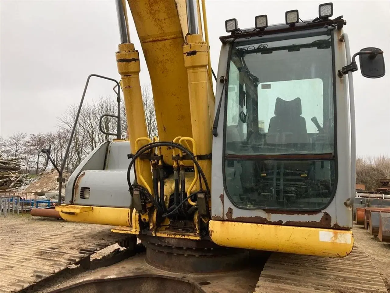 Billede 5 - New Holland E 265 LC Kipbart planerblad og graveskovl