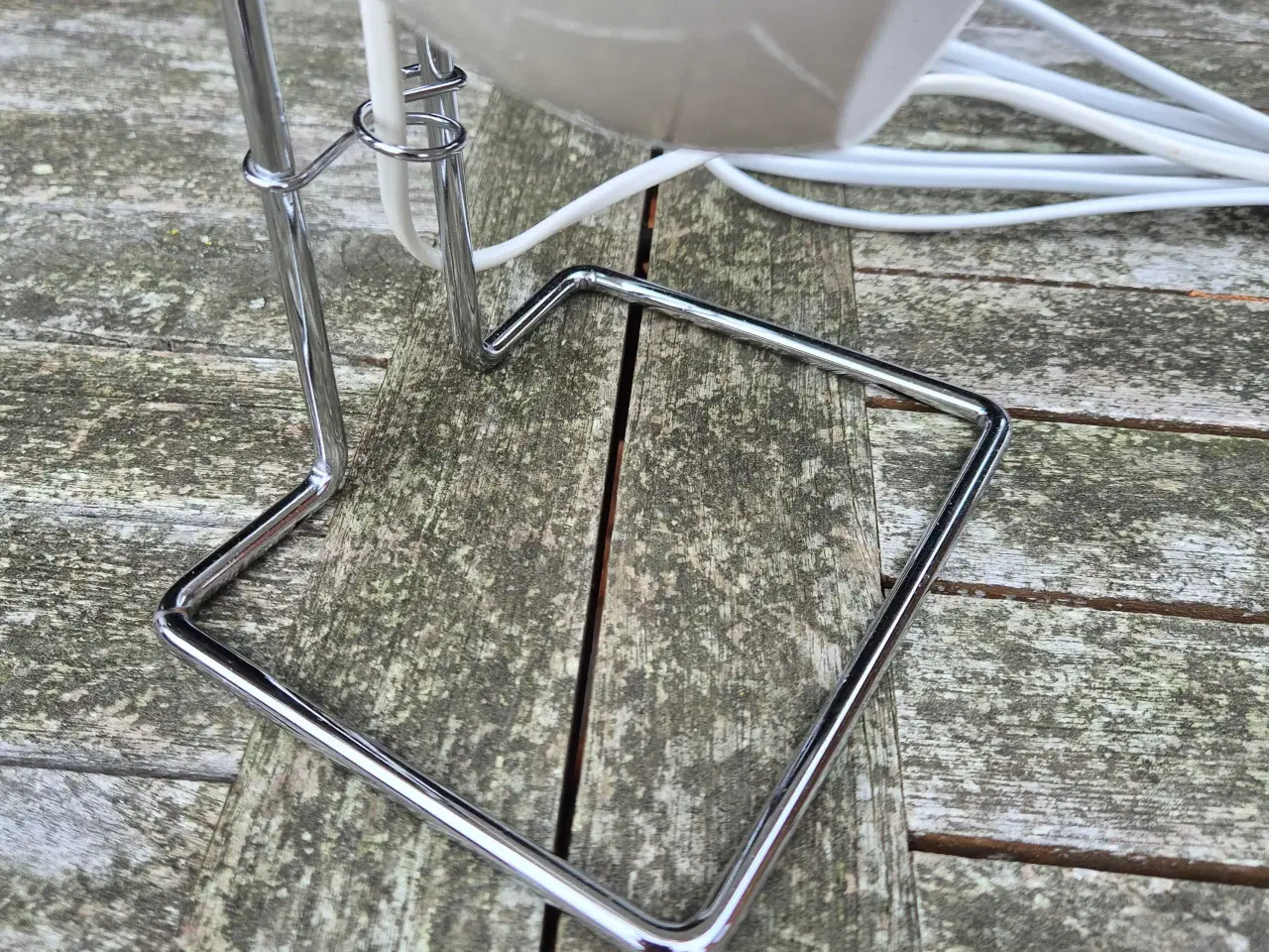 Billede 10 - Herlig bordlampe med hvid kugleskærm