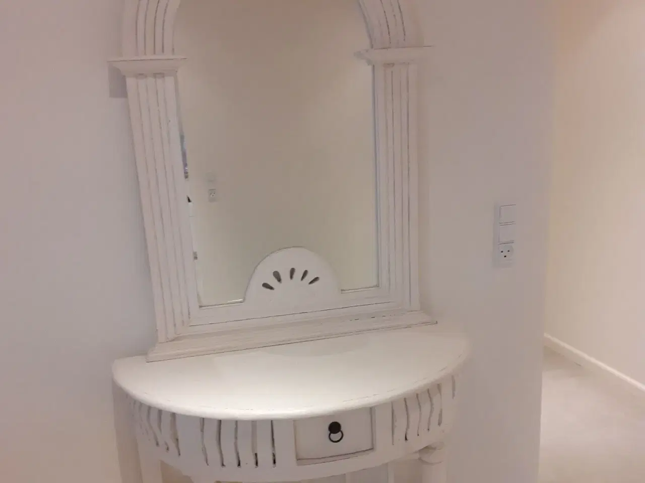 Billede 1 - Entrémøbel med spejl