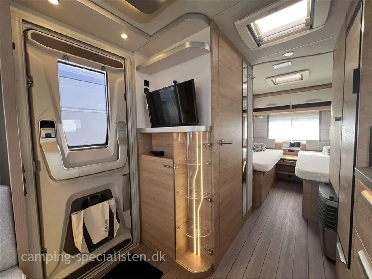 Billede 11 - 2023 - Knaus Sudwind 540 UE 60 Years   En flot Knaus Südwind 540 UE model 2023 - kan nu ses  hos Camping-Specialisten.dk