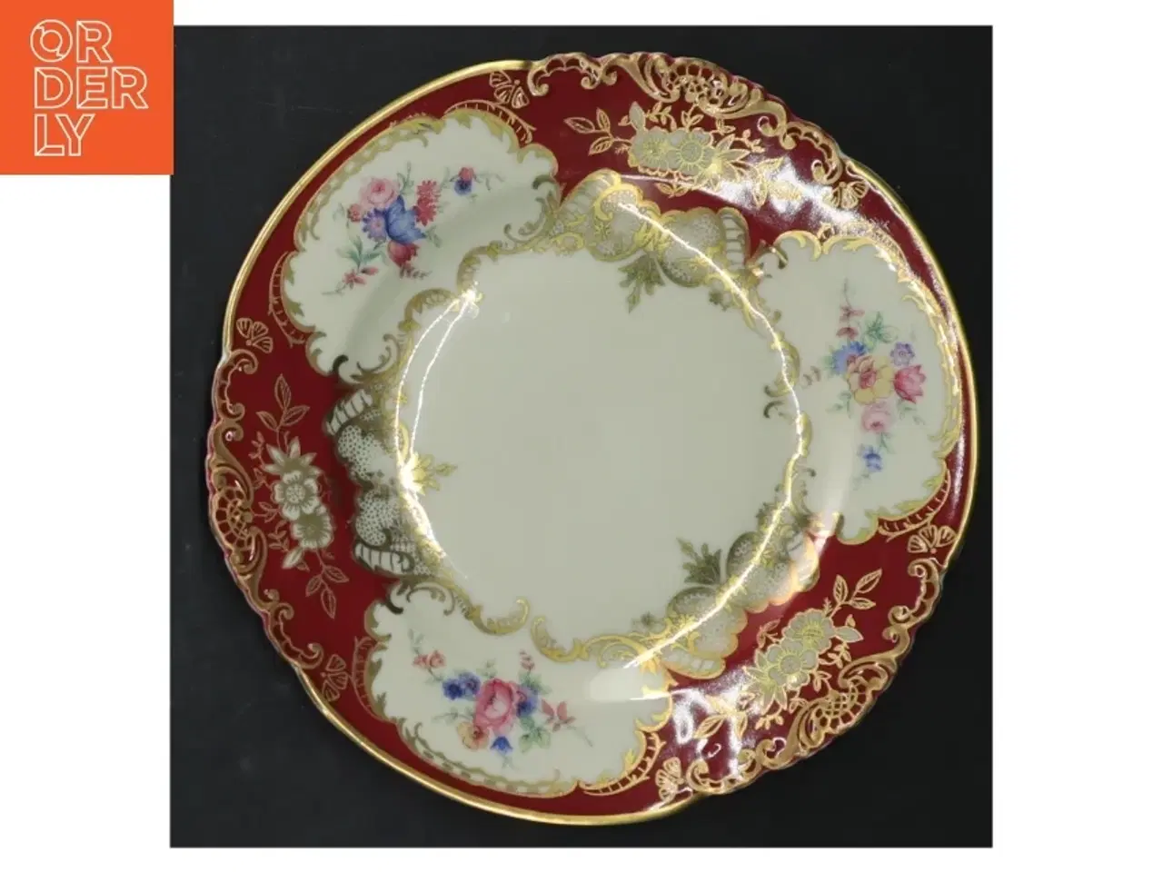 Billede 3 - Sæt af dekorerede tallerkener (str. Ø. 17 cm. 5 styk)