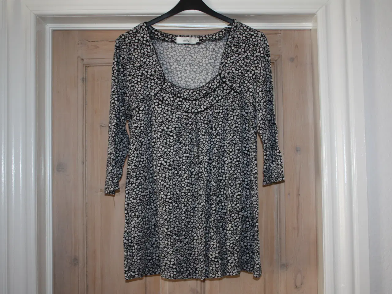 Billede 1 - Milla bluse str. L 95% viskose 