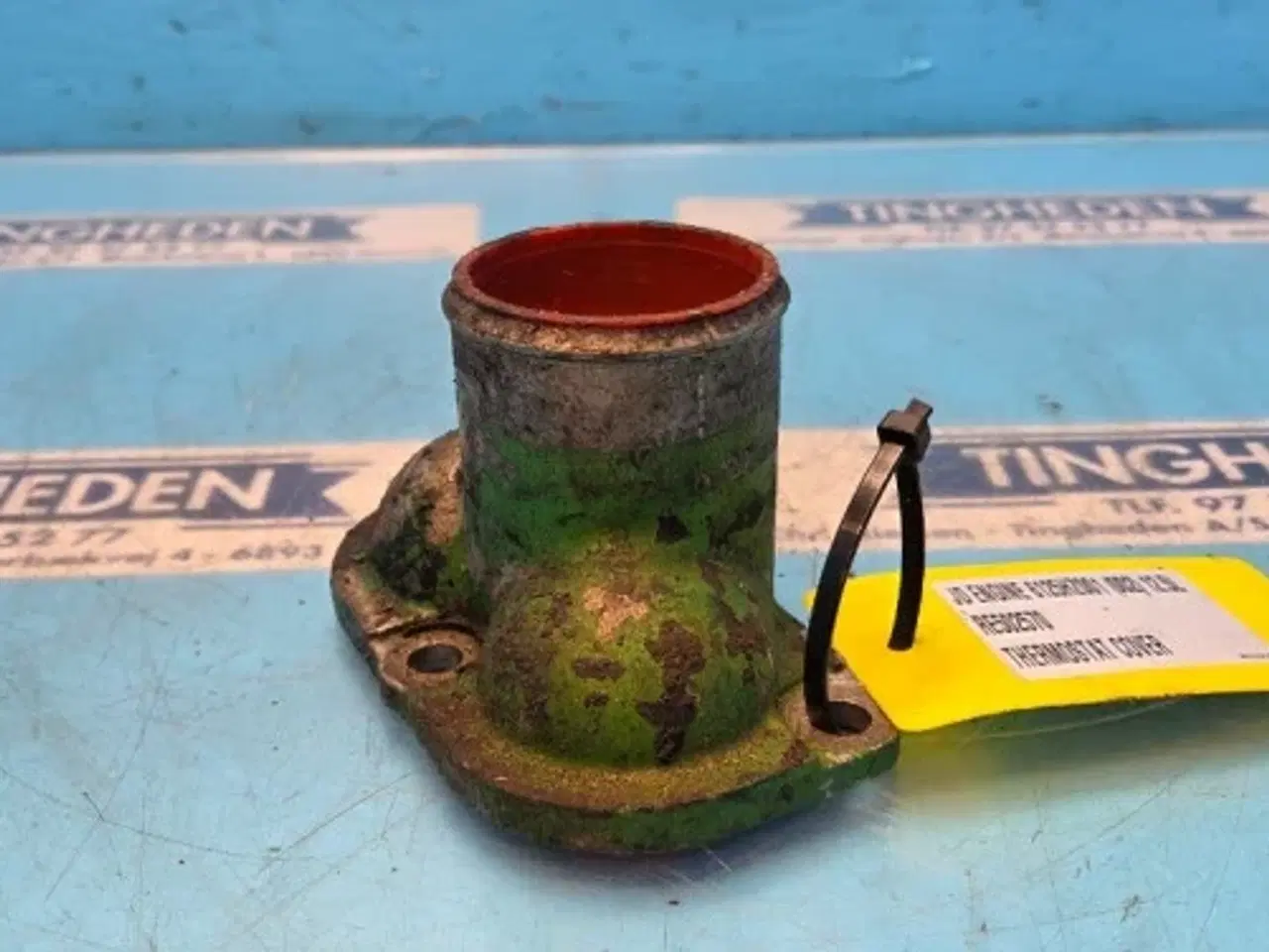 Billede 6 - John Deere 6125HZ001 Thermostat Døksel RE502570