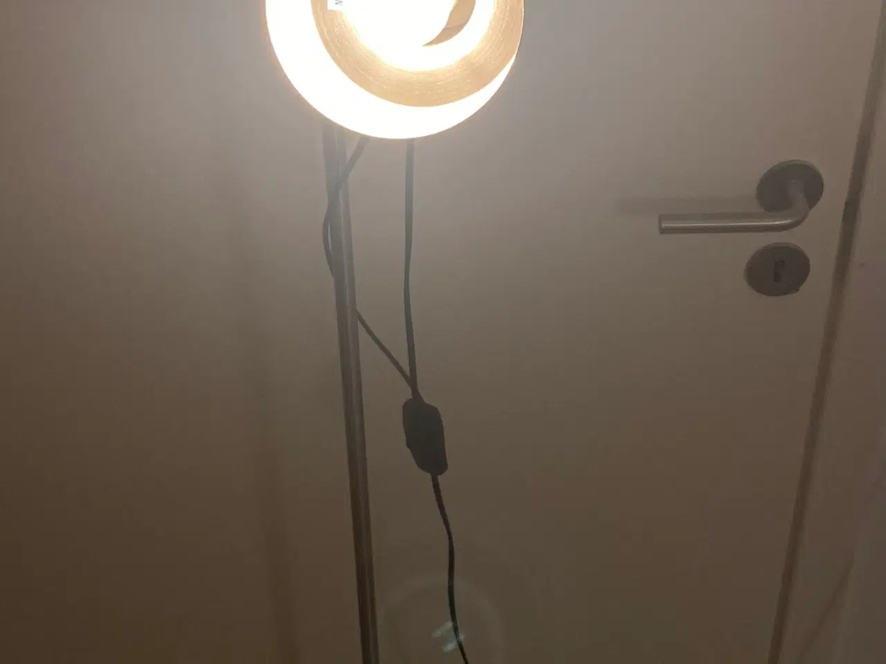 Billede 3 - Gulvlampe i stål med 2 justerbare spots