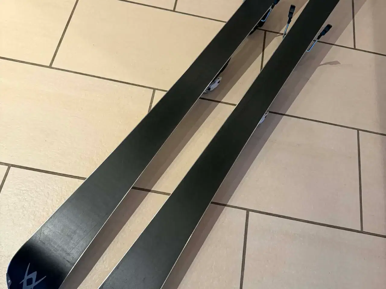 Billede 5 - Völkl Flair SC Ski med Marker bindinger - dame str