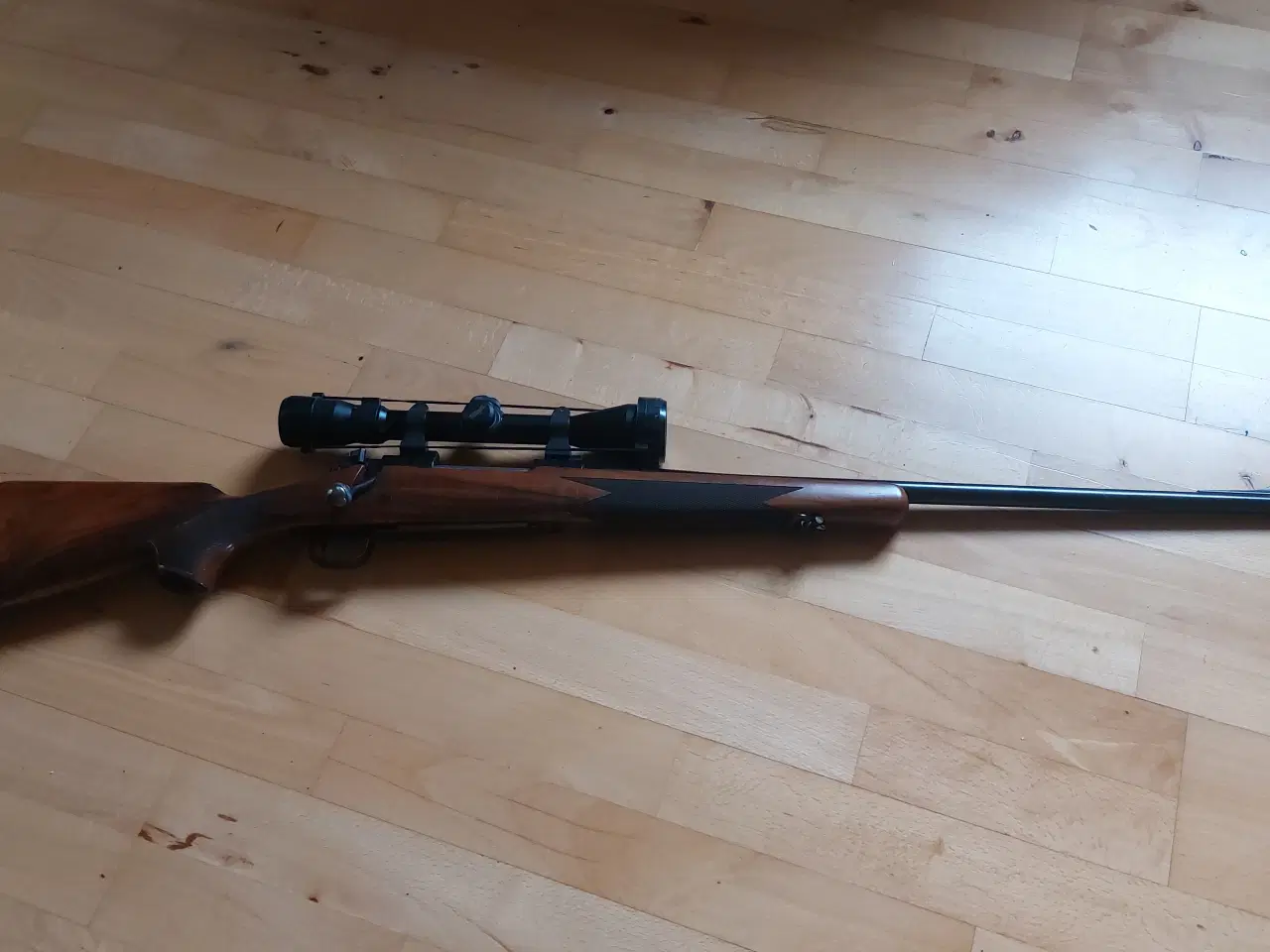 Billede 2 - Winchester 300 magnum med Jaguar kikkert 4-9.  