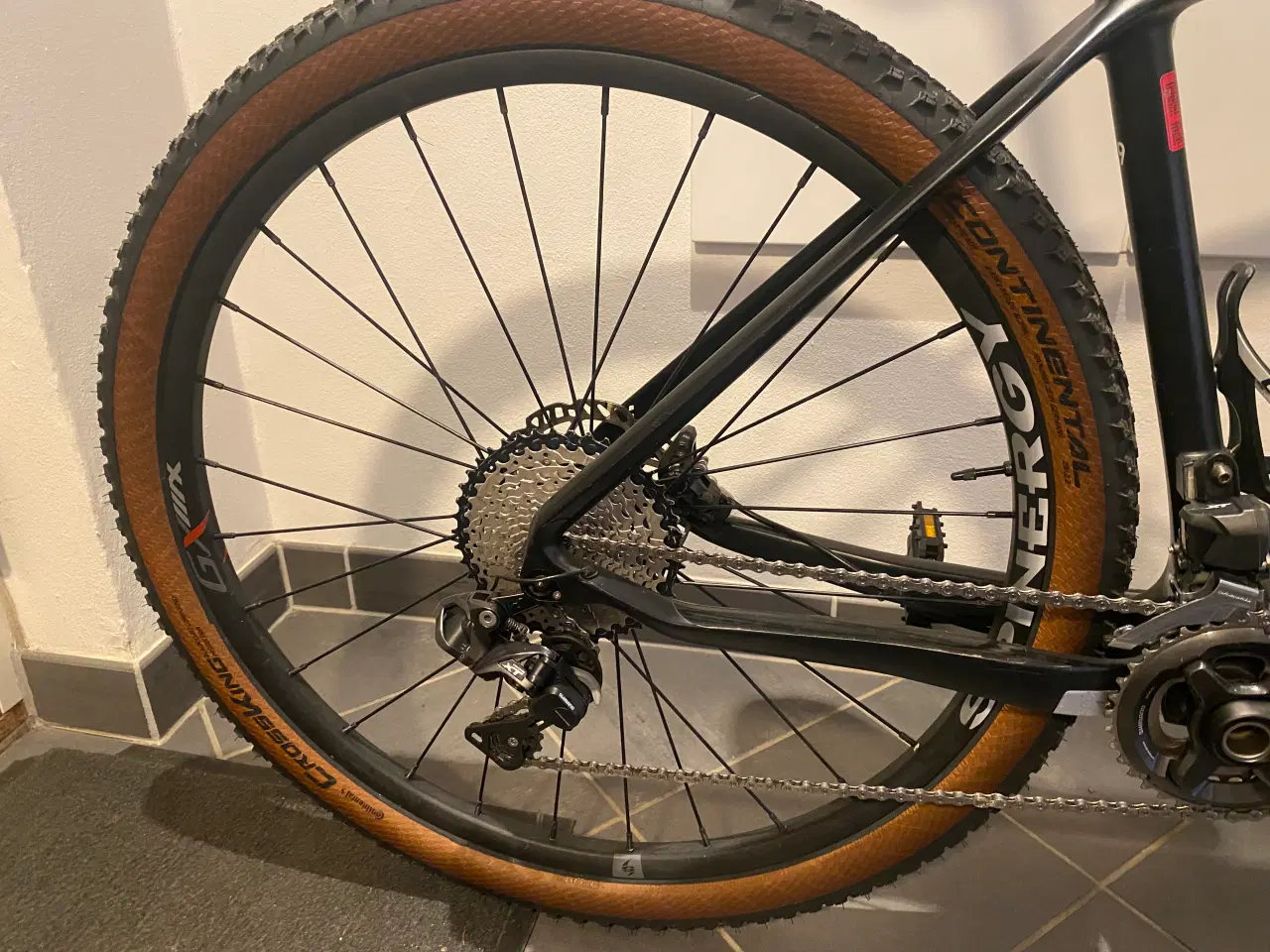 Billede 2 -  Cube REACTION GTC ONE carbon´n´white XT Di2 2x11 