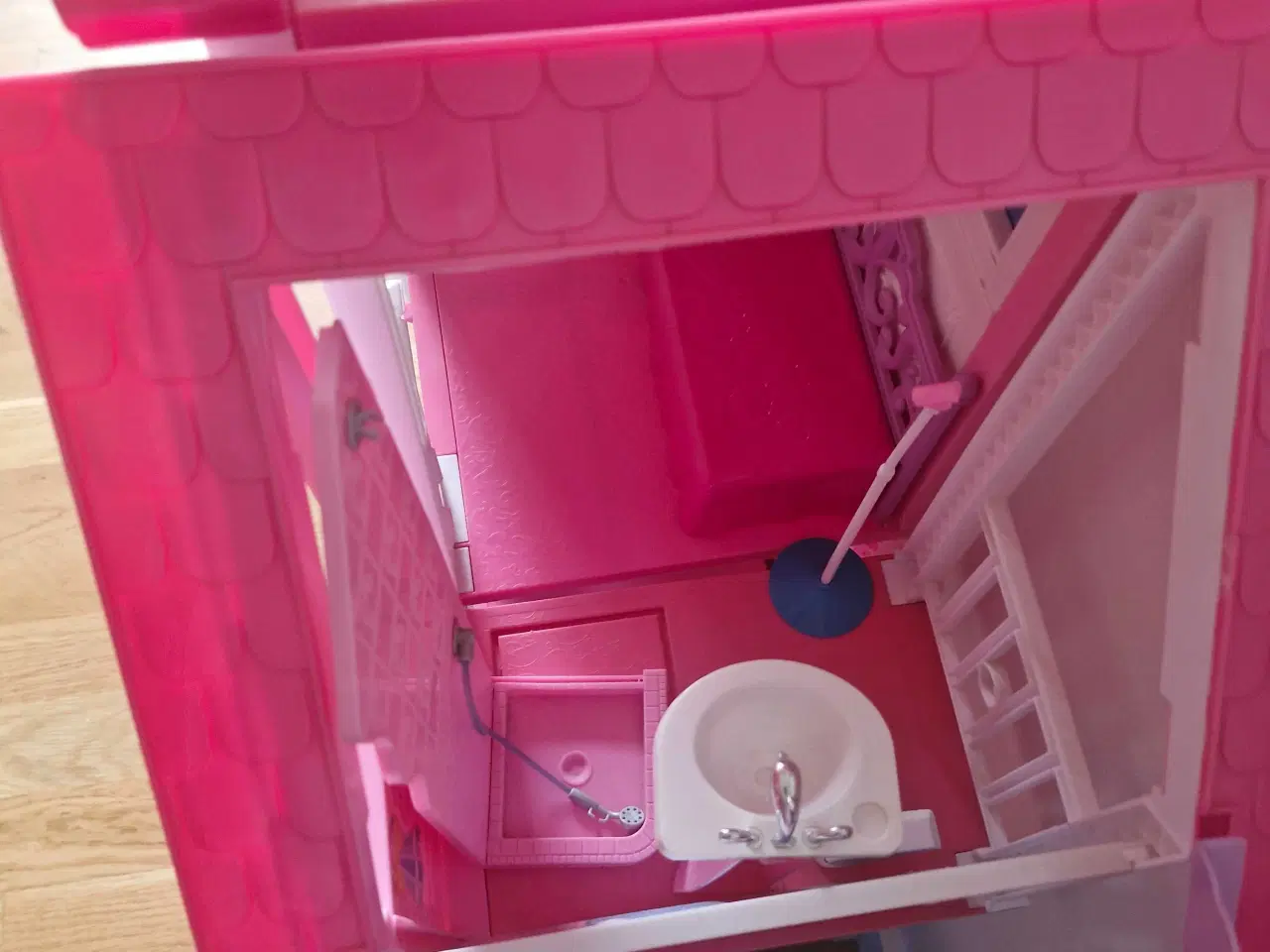 Billede 8 - Barbie dukkehus og Barbie bus