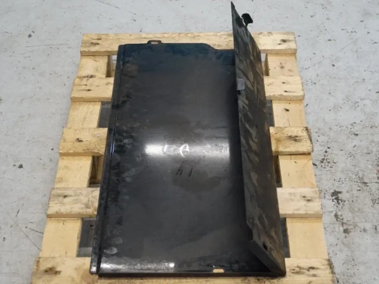 Billede 7 - Case 9230 Afskærmning 84527136