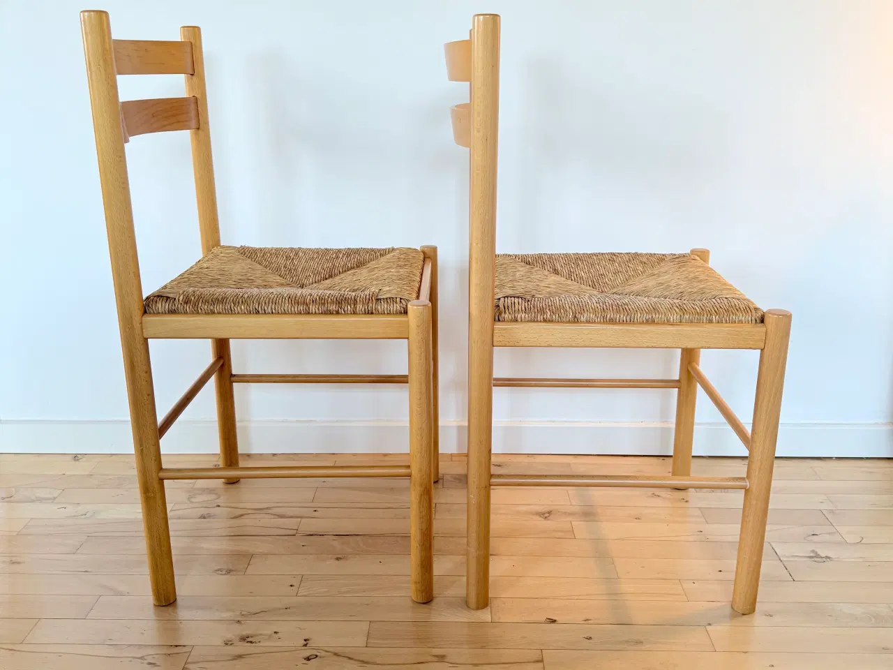 Billede 2 - Charmerende spisebordsstole med flettet