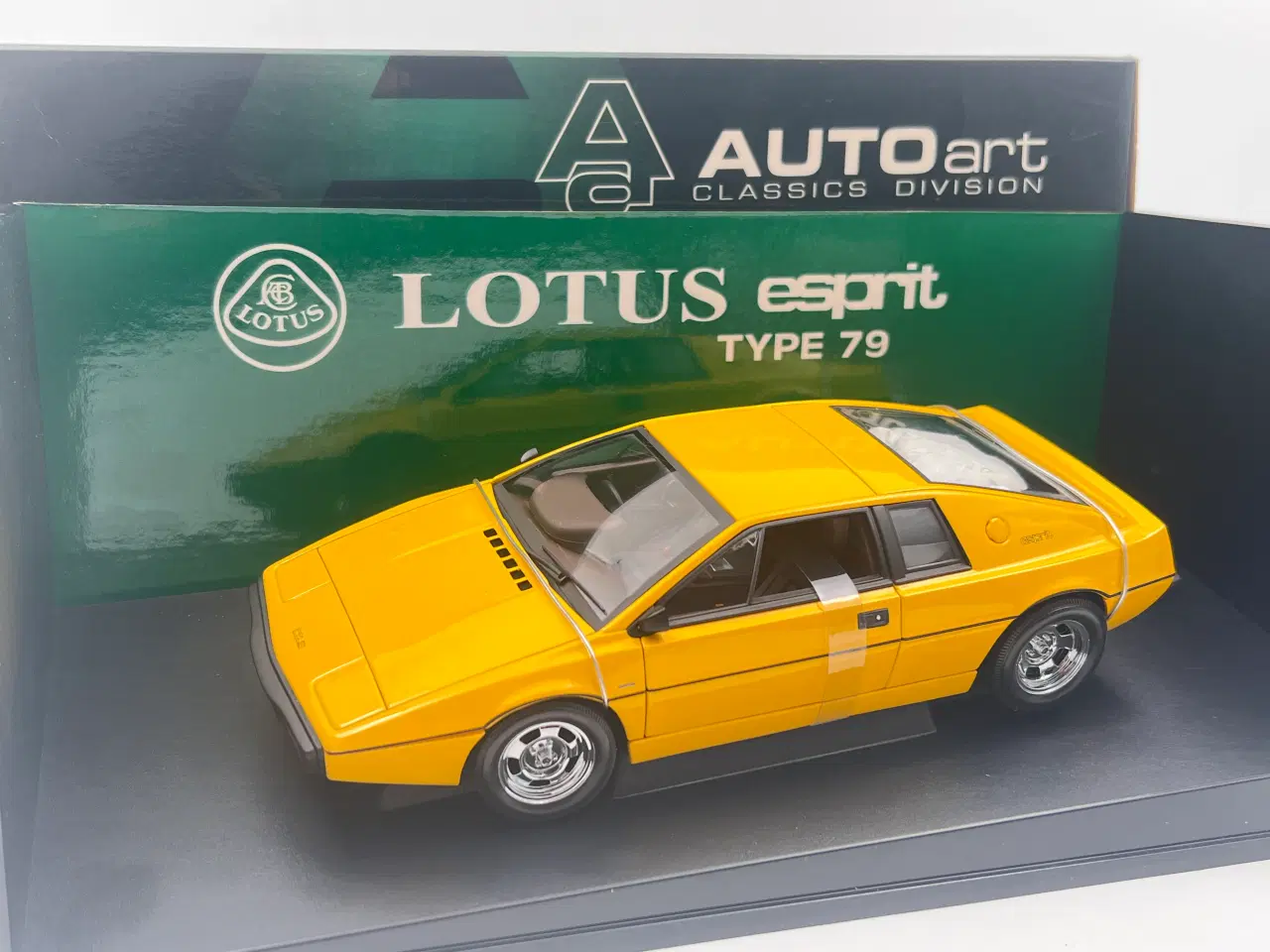 Billede 1 - 1979 Lotus Esprite S2 - AUTOart - 1:18