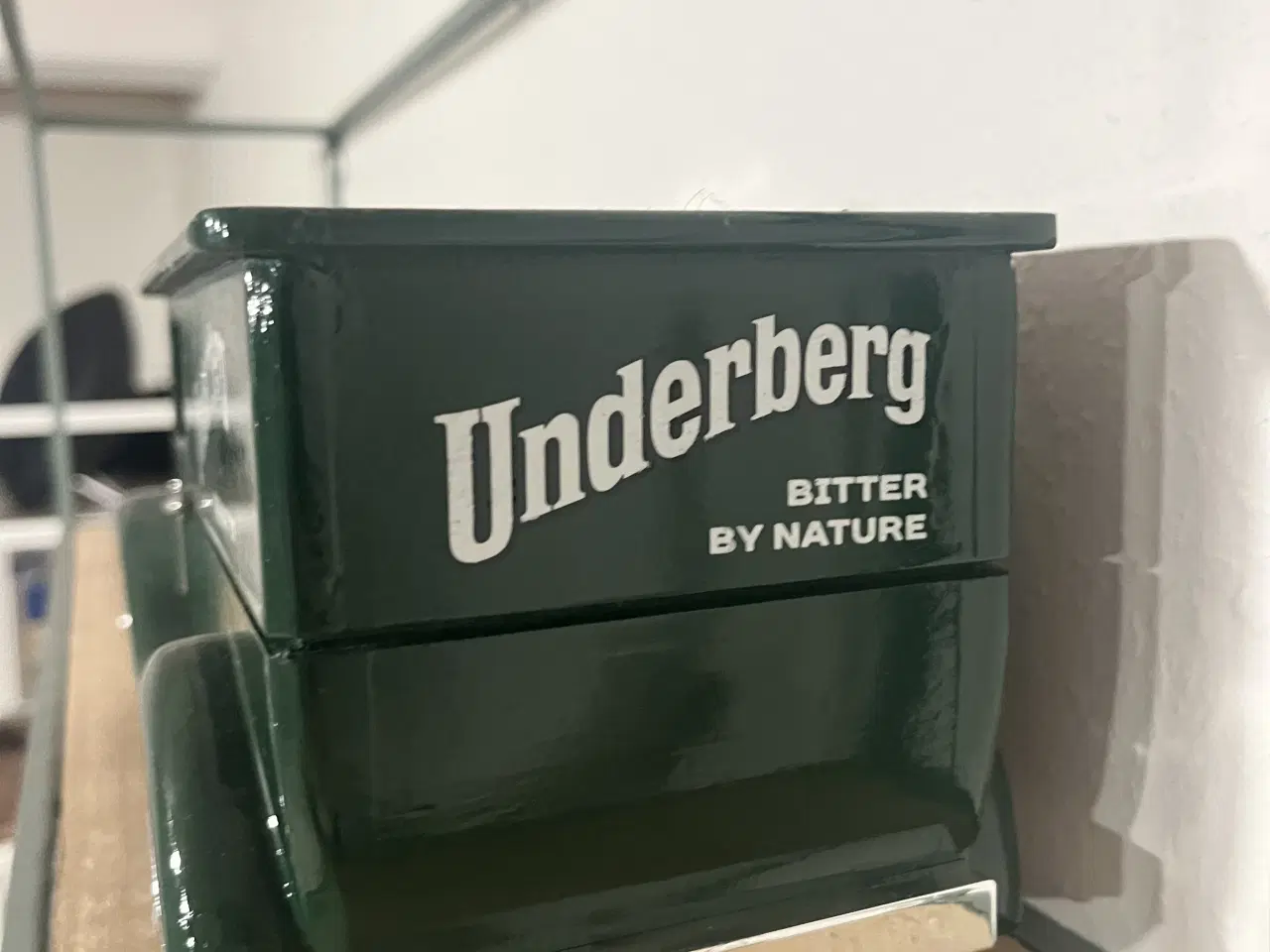 Billede 4 - 2 stk underberg biler