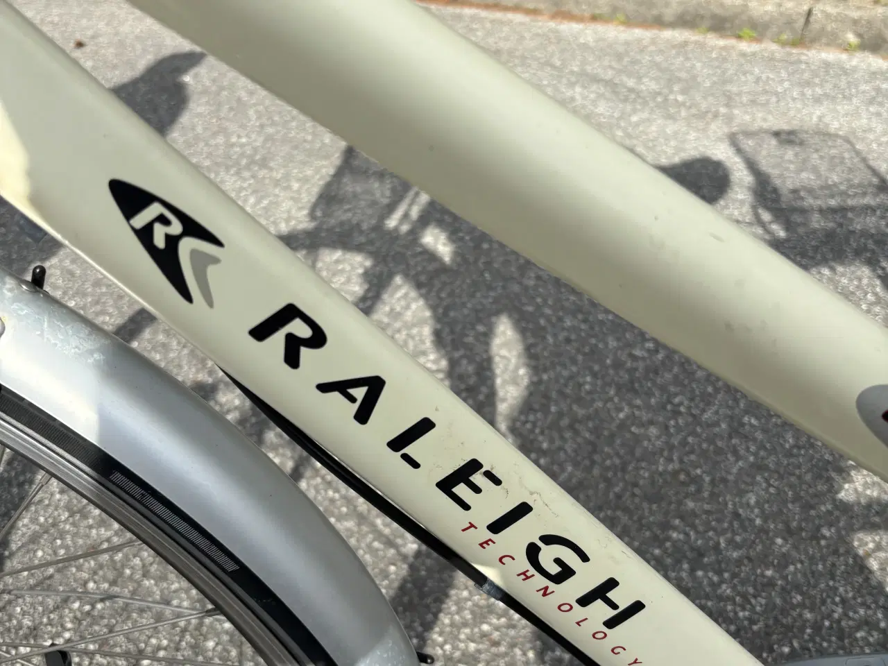 Billede 2 - Raleigh damecykel sælges 
