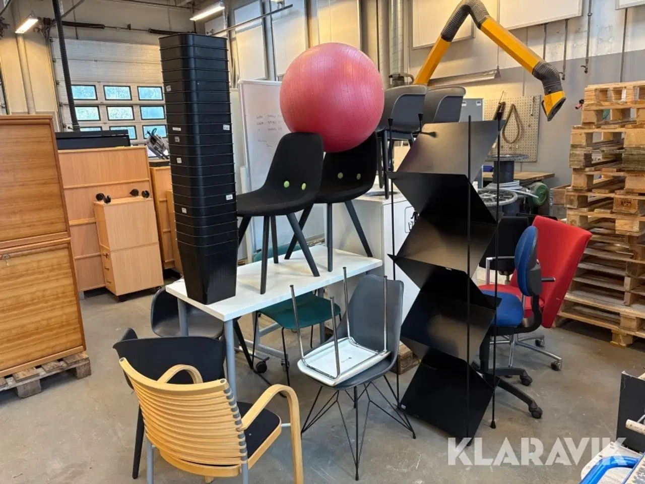 Billede 1 - Samlet lot med kontormøbler