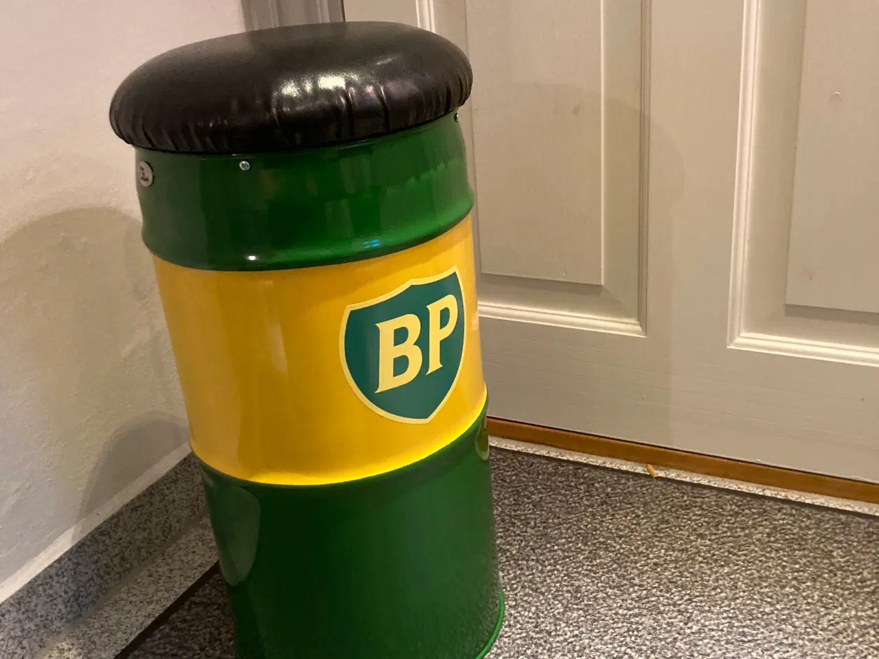 Billede 3 - BP skammel - onebyschmidt - olietønde 