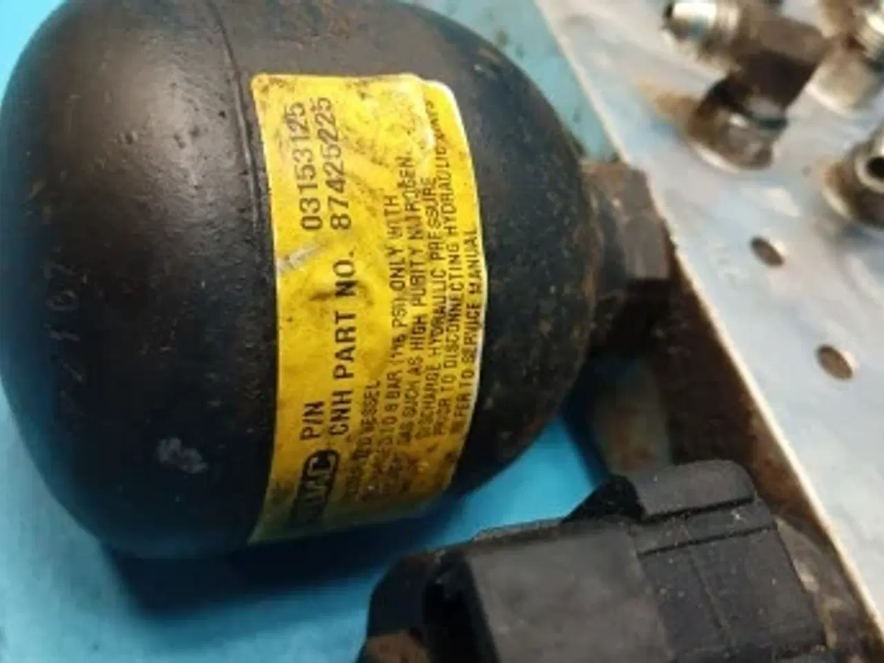 Billede 11 - New Holland LB115B Ventilblok 85827471