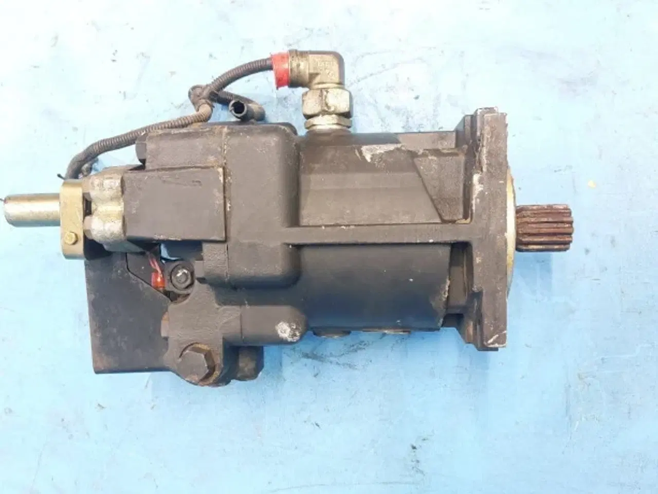 Billede 11 - New Holland CX8090 Hydrostat motor 84819681