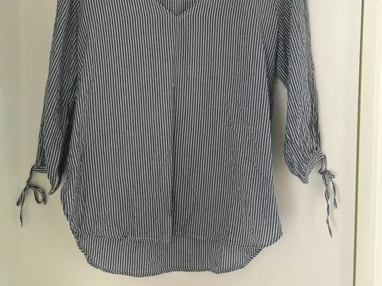 Billede 2 - H&M bluse Str. 38