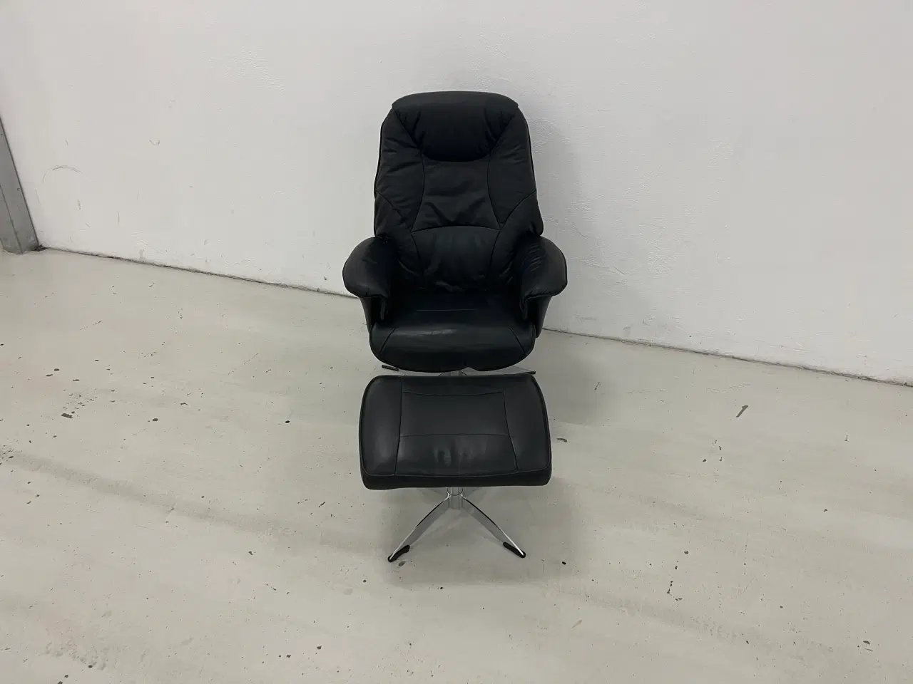 Billede 2 - Freja lænestol m/skammel dreje/vippefunktion.