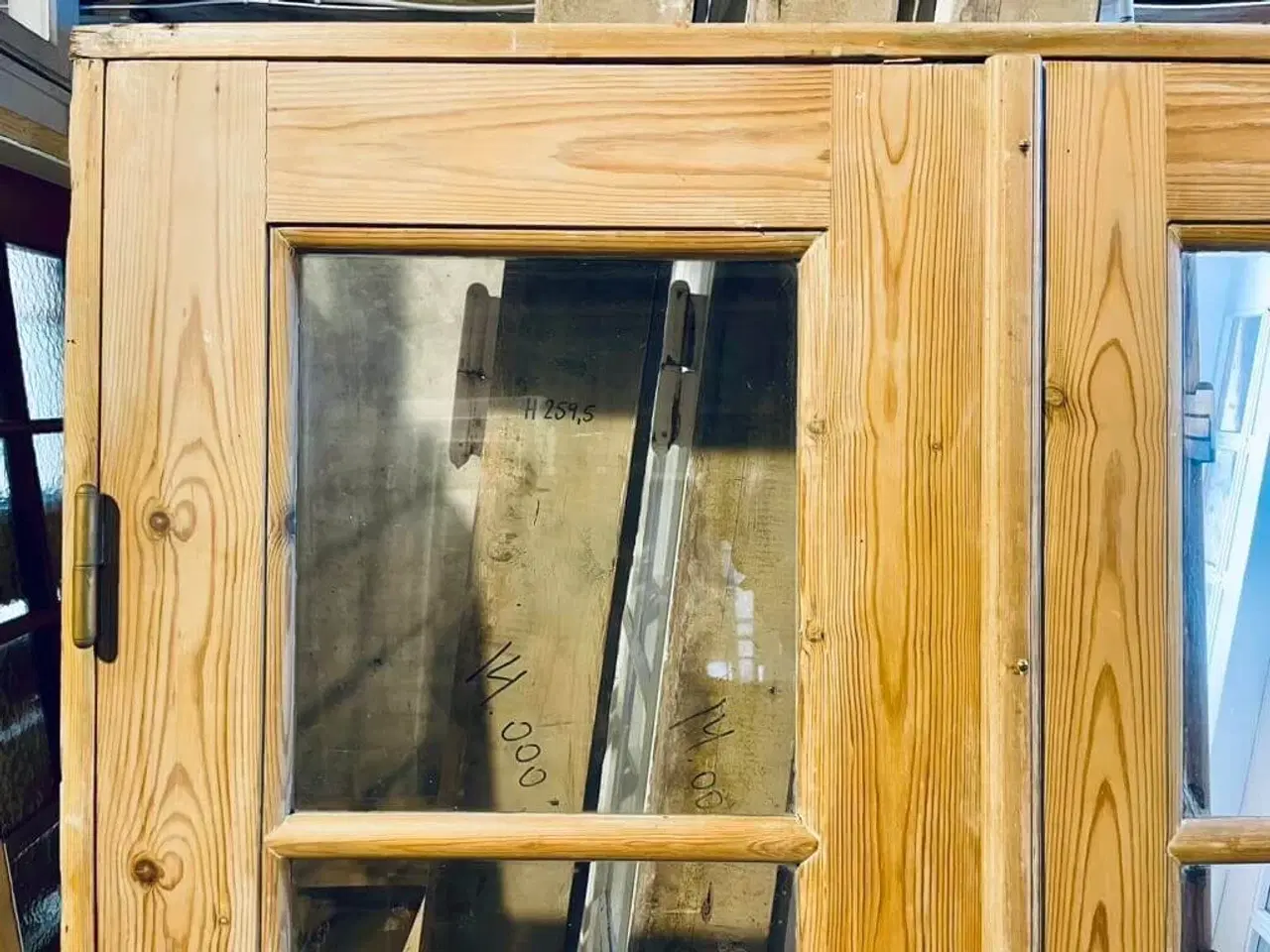 Billede 3 - Smuk, afsyret dobbelt glasdør m. trukket glas