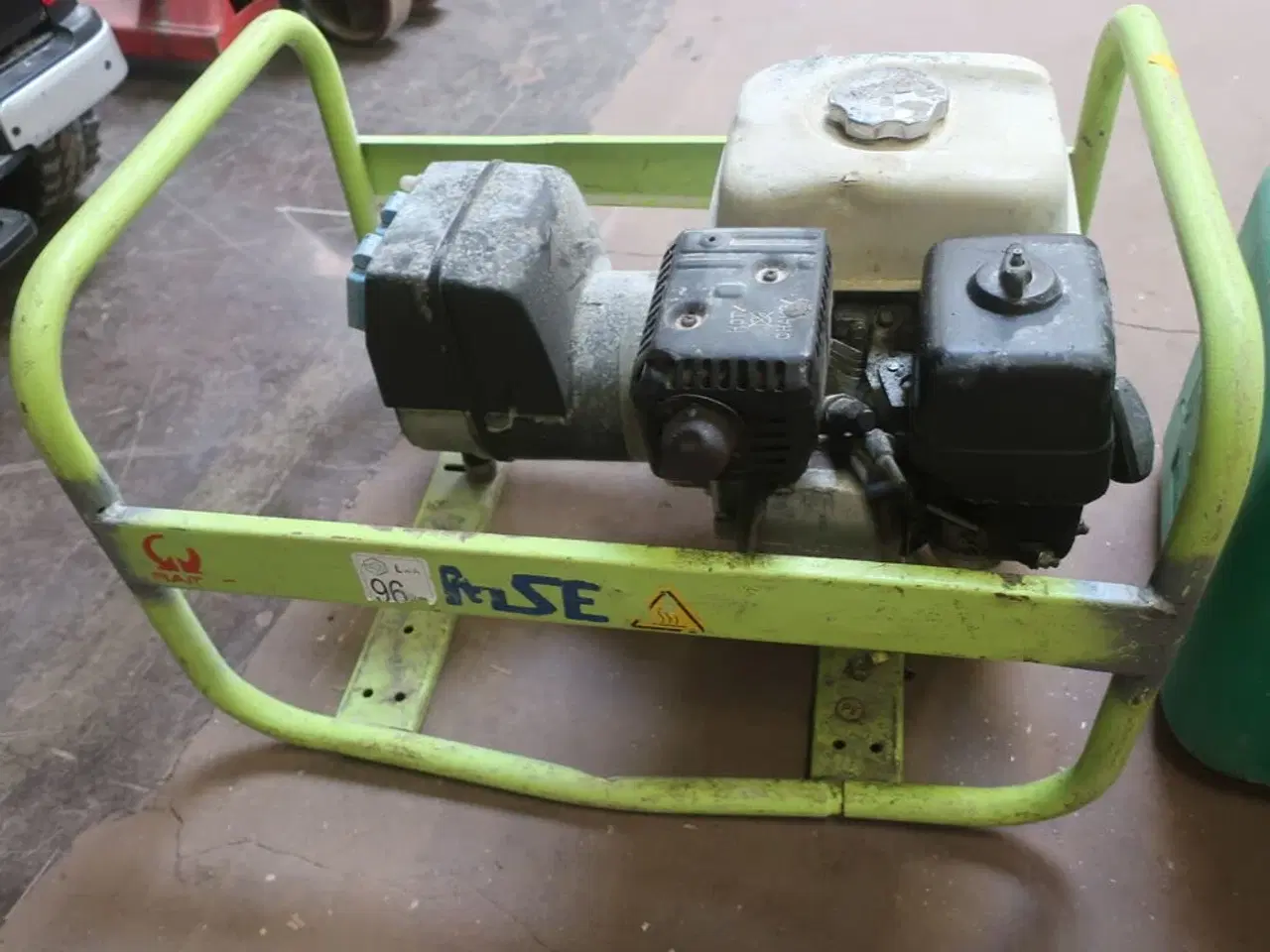 Billede 3 - Generator med 2 dunke