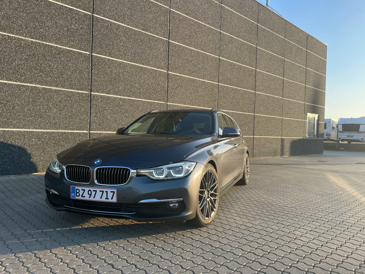 Billede 1 - BMW 320d Meget udstyr!