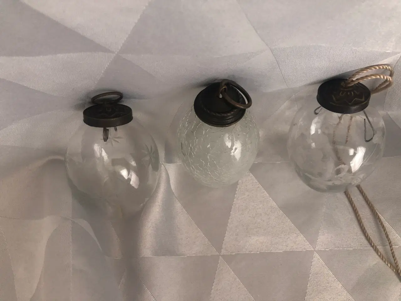 Billede 5 - 3 ovale Biedermeier julekugler i glas
