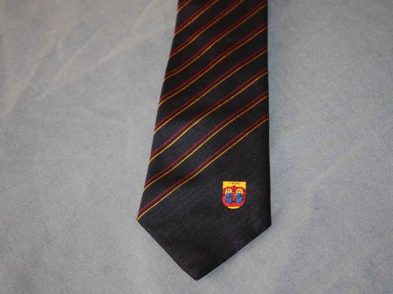 Billede 1 - Marchi Silke slips med Viborg logo  Thai silk 100%