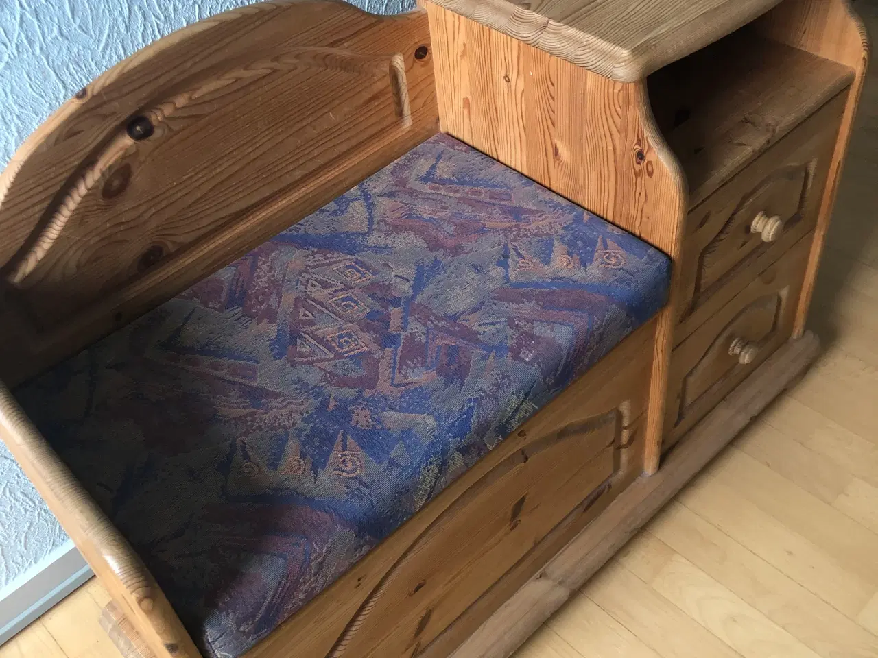 Billede 3 - Entremøbel med opbevaring