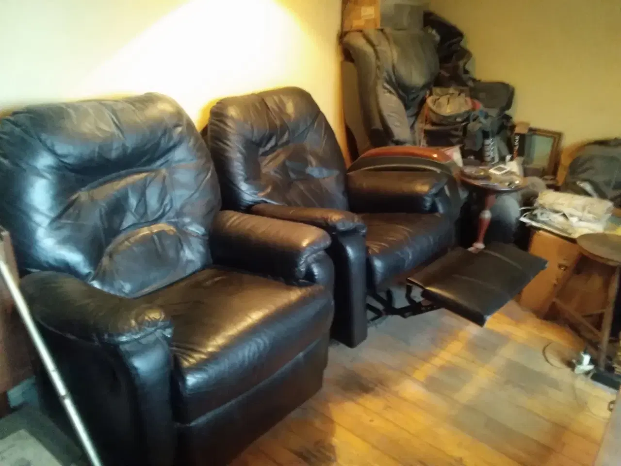 Billede 2 - SØGER BILLIG sofa som vist m vip af ryg & fodhvile