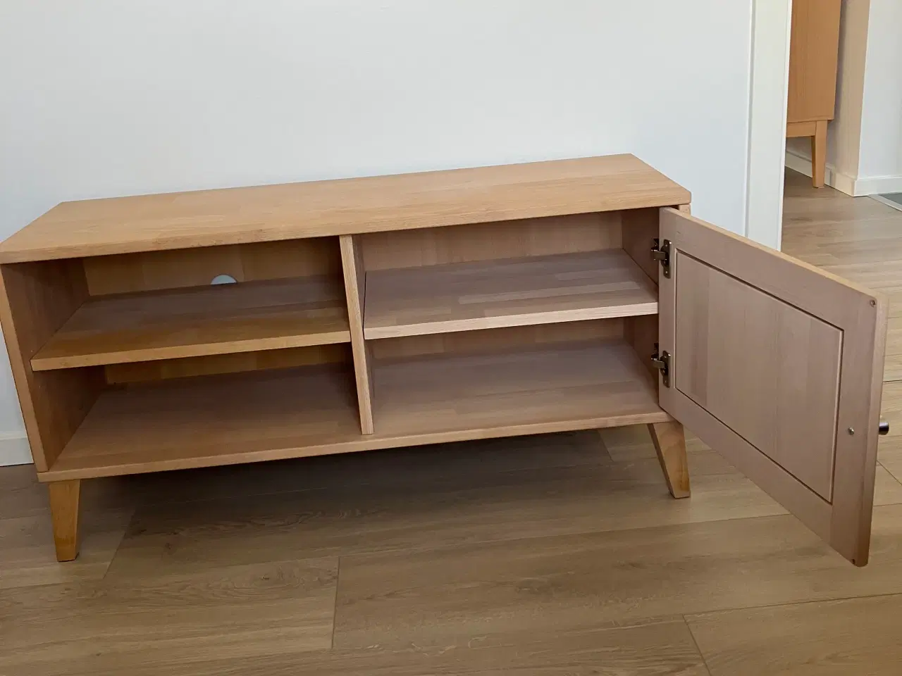 Billede 4 - Tv møbel i massiv bøg