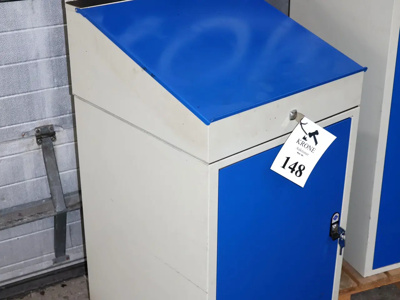 Billede 2 - Blika Metal værkstedsskab m/låse og 6 nøgler