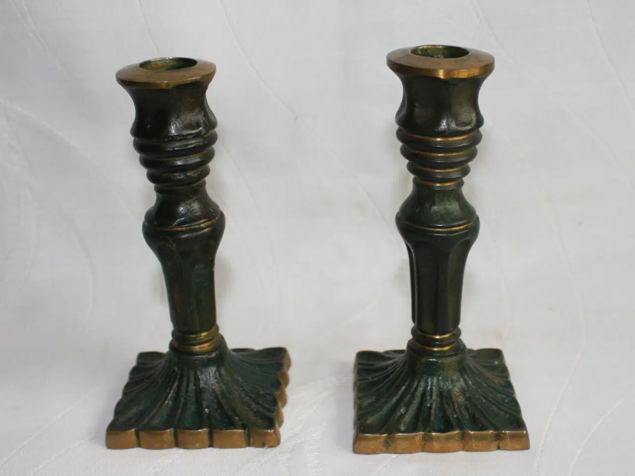 Billede 1 - 2 lysestager af bronze